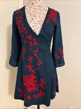 Lucca Embroidered V-Neck Floral Wrap Dress / Tunic in Blue with Red Accents,